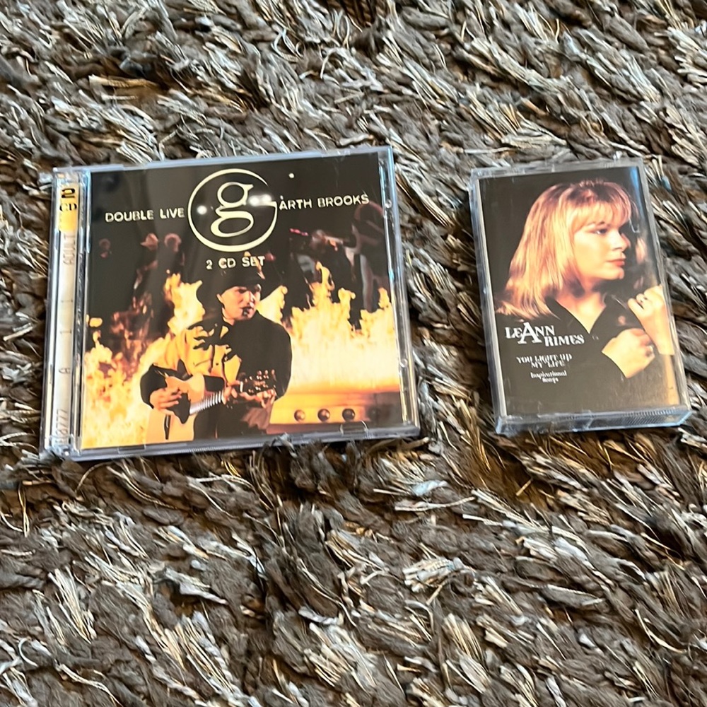 Country Music Bundle - Garth Brooks Double Live CDs & LeAnn Rimes cassette tape